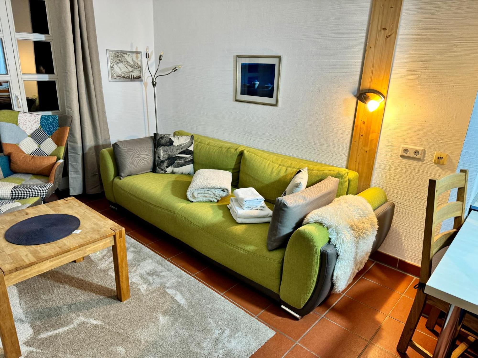 Moewenblick Bakenberg-41 Mit Terrasse, Doppelbett, Schlafsofa, Vollstaendige Komfortkueche Apartment *
